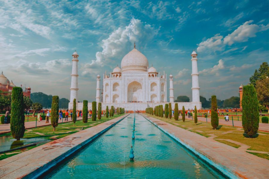 Taj Mahal Tour From Delhi by Luxury Cars